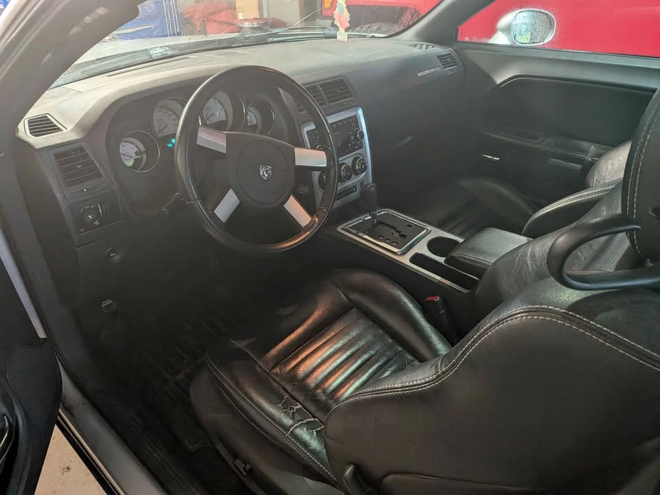 2010 Dodge Challenger 3rd Gen - Image 4 of 5