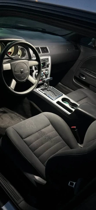 2010 Dodge Challenger 3rd Gen - Image 6 of 9