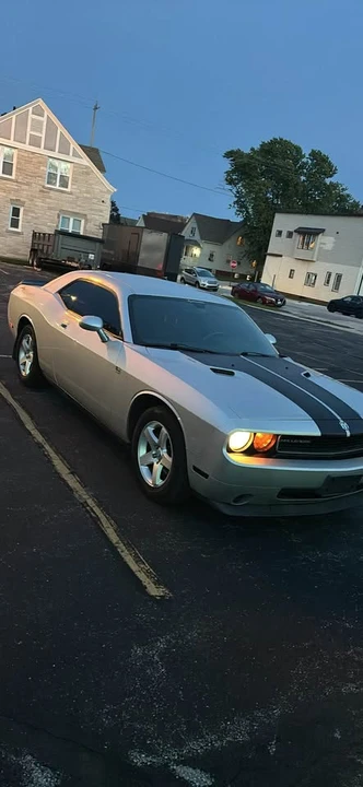 2010 Dodge Challenger 3rd Gen - Image 3 of 9