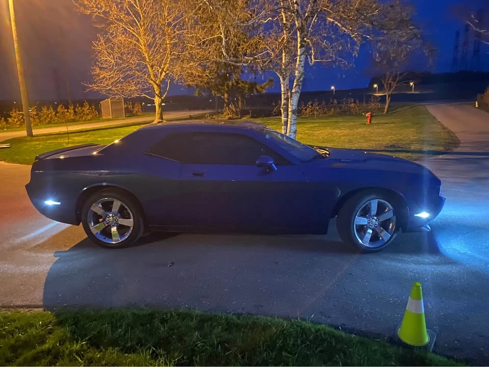 2010 Dodge Challenger 3rd Gen - Image 7 of 12