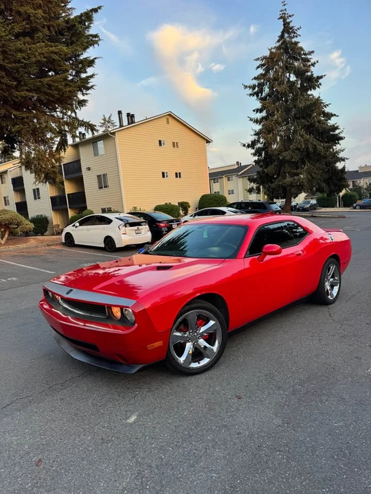 2010 Dodge Challenger 3rd Gen - Image 2 of 9