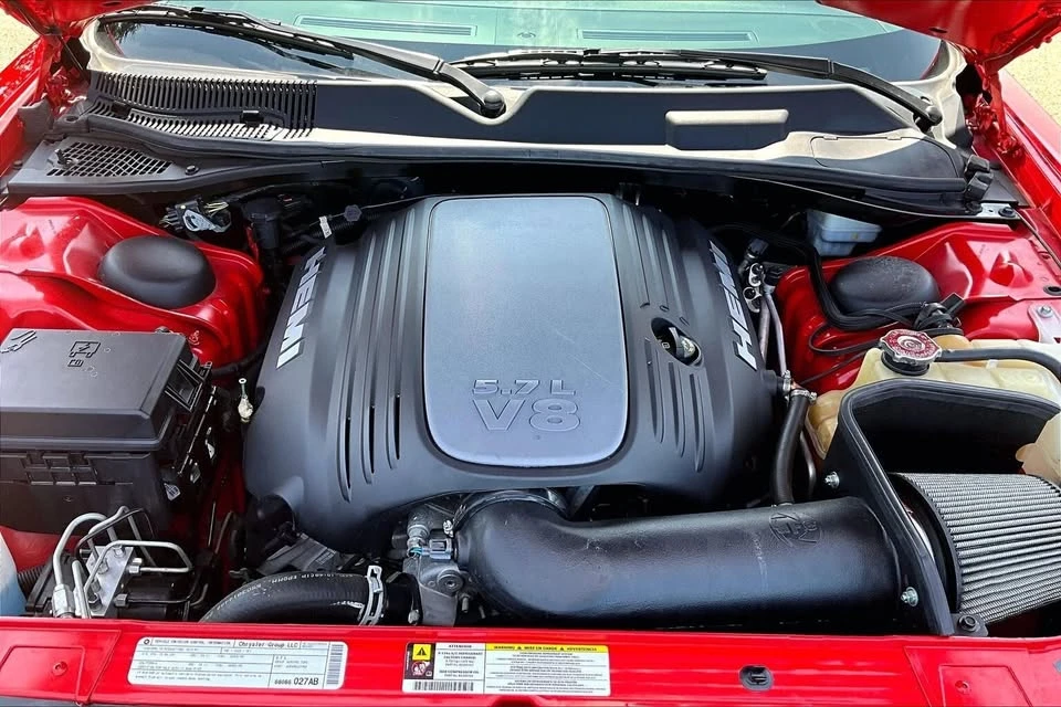 2010 Dodge Challenger 3rd Gen - Image 10 of 20
