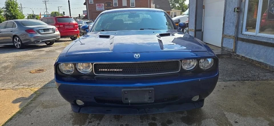 2010 Dodge Challenger 3rd Gen - Image 2 of 9