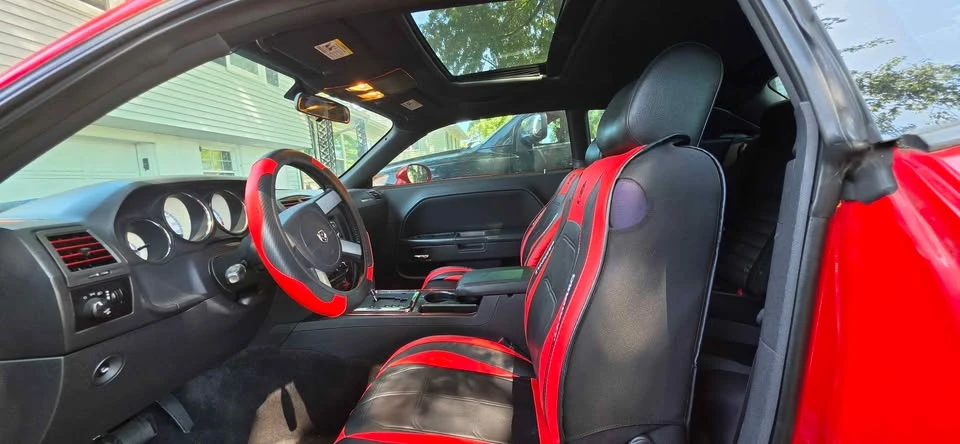 2010 Dodge Challenger 3rd Gen - Image 3 of 7