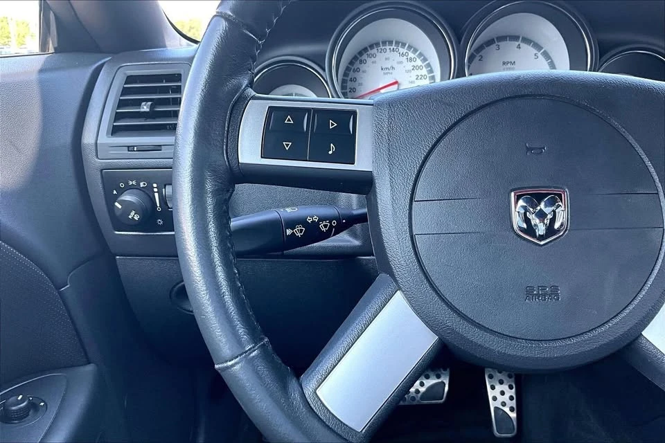2010 Dodge Challenger 3rd Gen - Image 18 of 20