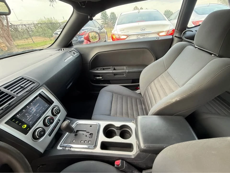 2010 Dodge Challenger 3rd Gen - Image 3 of 6