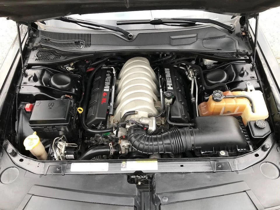2010 Dodge Challenger 3rd Gen - Image 13 of 20