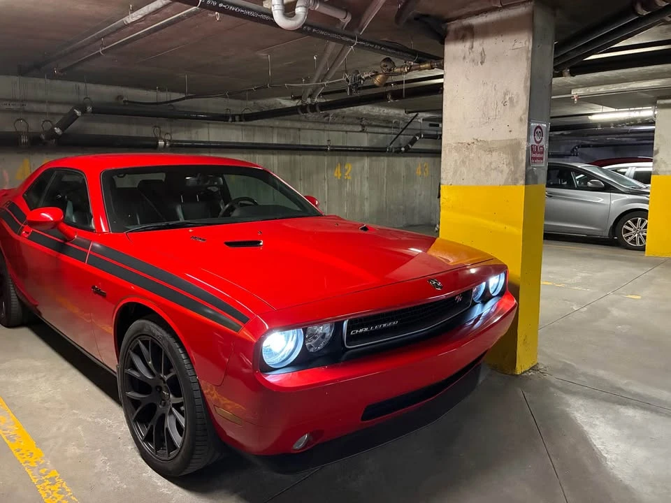 2010 Dodge Challenger 3rd Gen - Image 2 of 9