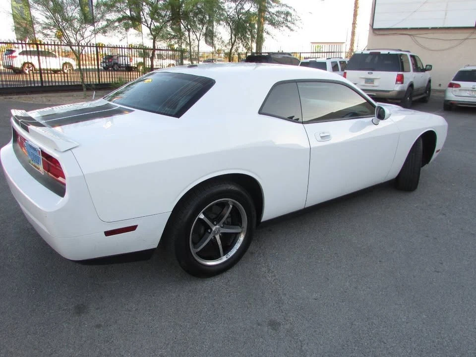 2010 Dodge Challenger 3rd Gen - Image 5 of 20