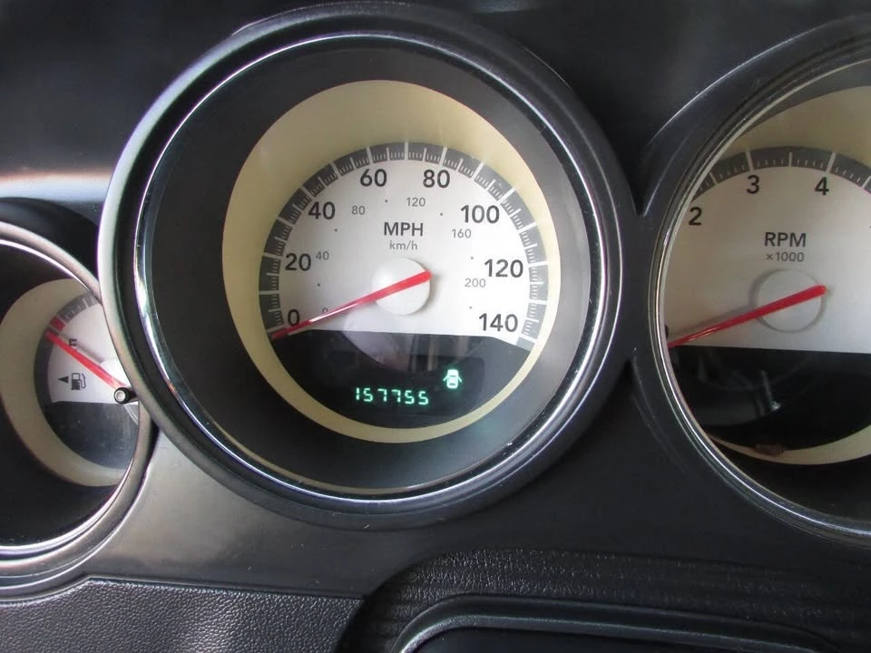 2010 Dodge Challenger 3rd Gen - Image 17 of 20