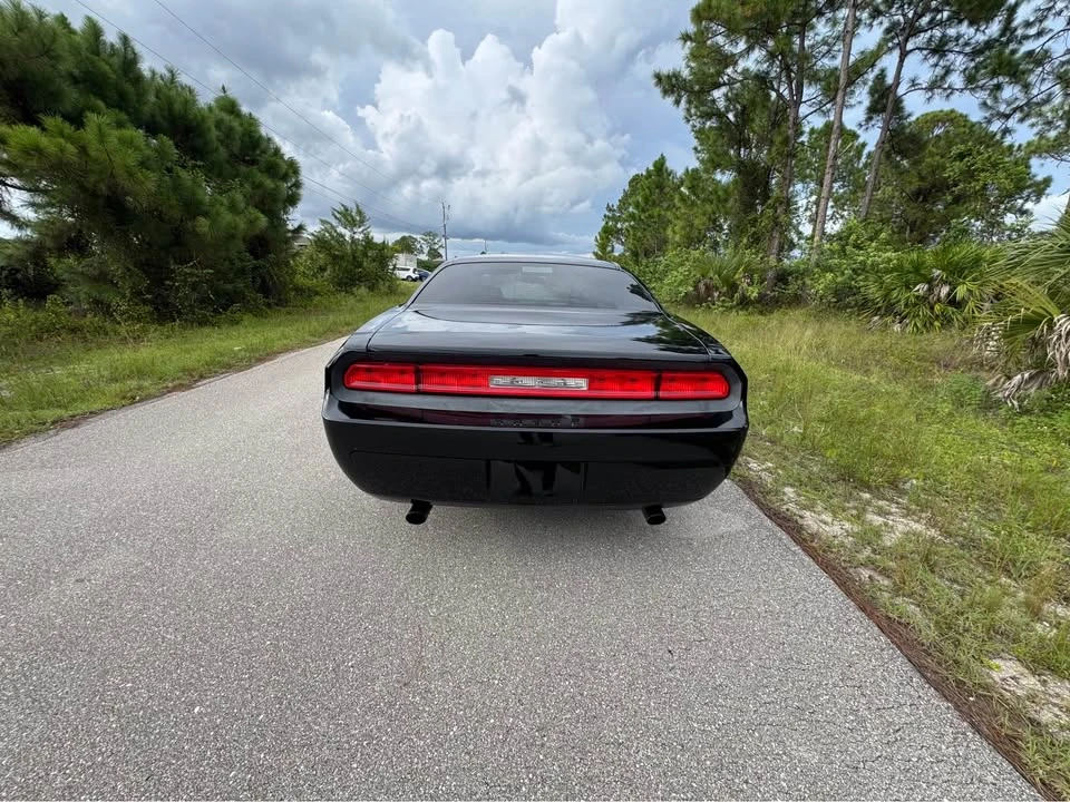 2010 Dodge Challenger 3rd Gen - Image 6 of 11