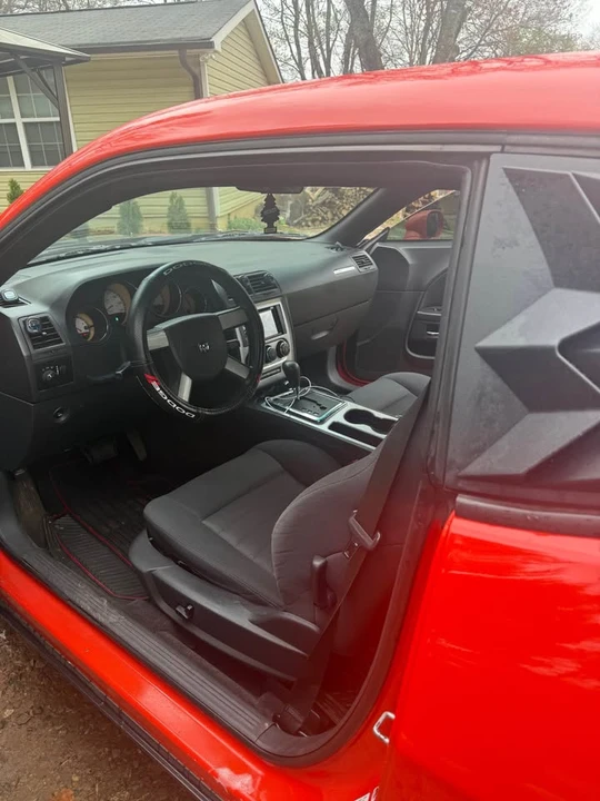 2010 Dodge Challenger 3rd Gen - Image 5 of 5