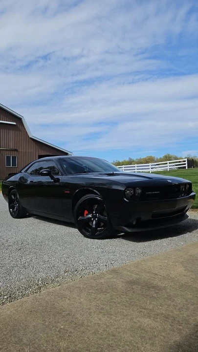 2010 Dodge Challenger 3rd Gen - Image 2 of 10
