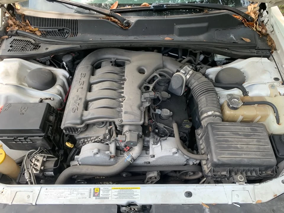 2010 Dodge Challenger 3rd Gen - Image 3 of 8