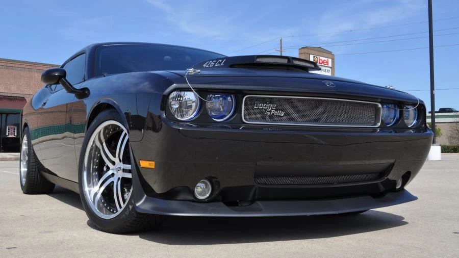 2010 Dodge Challenger 3rd Gen - Image 17 of 22