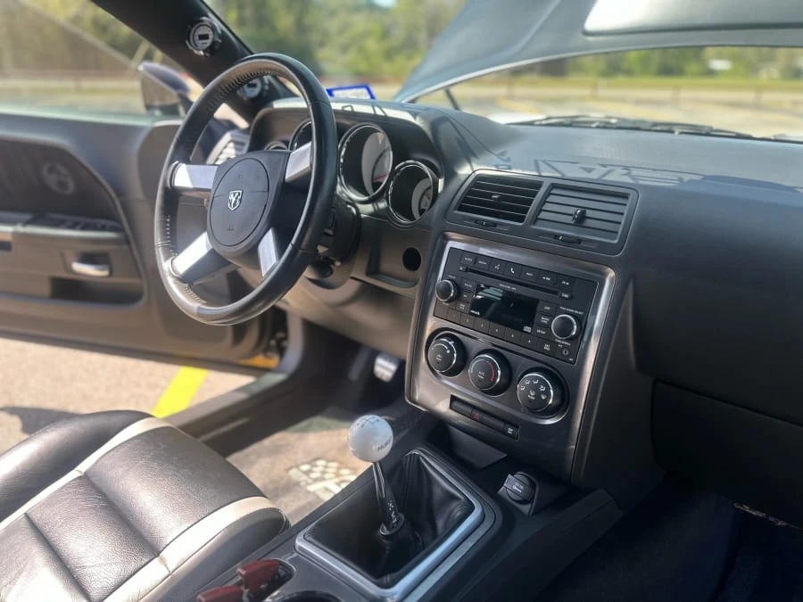 2010 Dodge Challenger 3rd Gen - Image 7 of 16