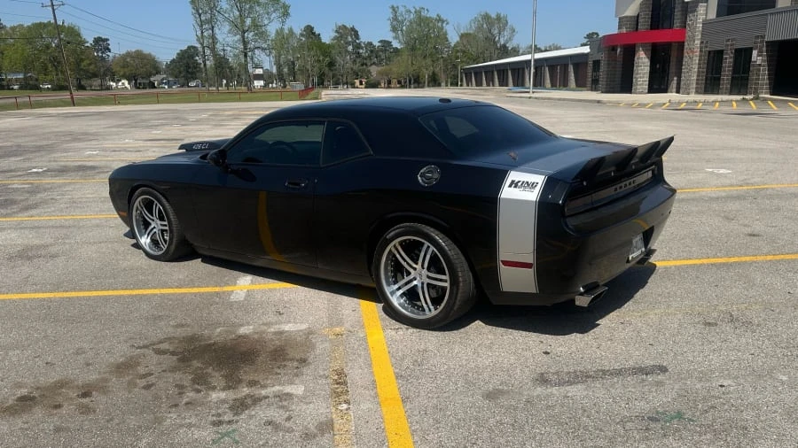 2010 Dodge Challenger 3rd Gen - Image 6 of 16