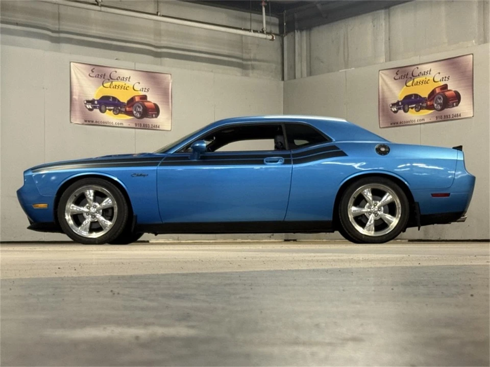 2010 Dodge Challenger 3rd Gen - Image 2 of 31