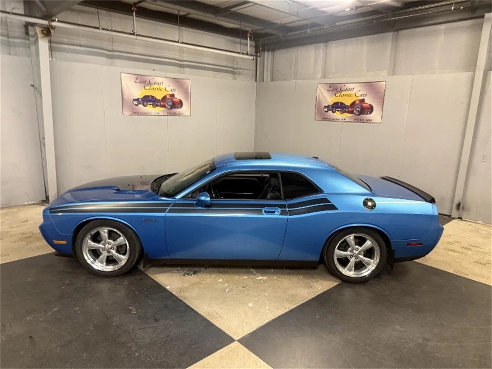 2010 Dodge Challenger 3rd Gen - Image 3 of 31