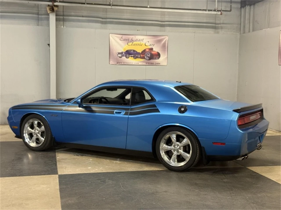 2010 Dodge Challenger 3rd Gen - Image 6 of 31
