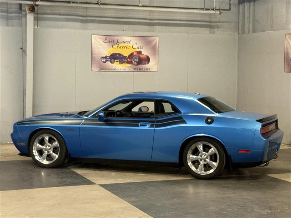 2010 Dodge Challenger 3rd Gen - Image 7 of 31