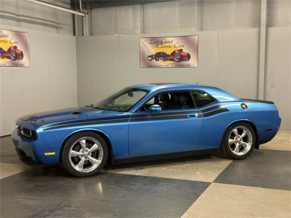 2010 Dodge Challenger 3rd Gen - Image 9 of 31