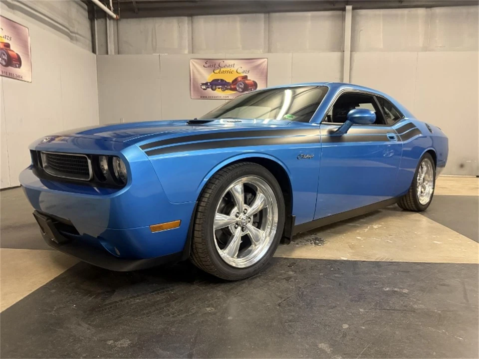 2010 Dodge Challenger 3rd Gen - Image 11 of 31