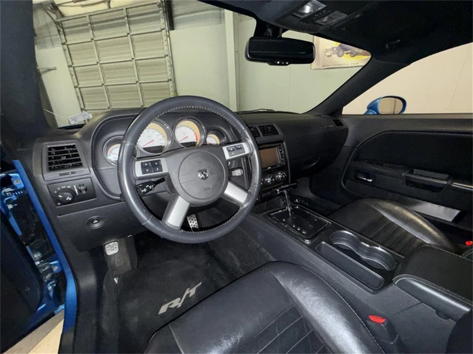 2010 Dodge Challenger 3rd Gen - Image 29 of 31
