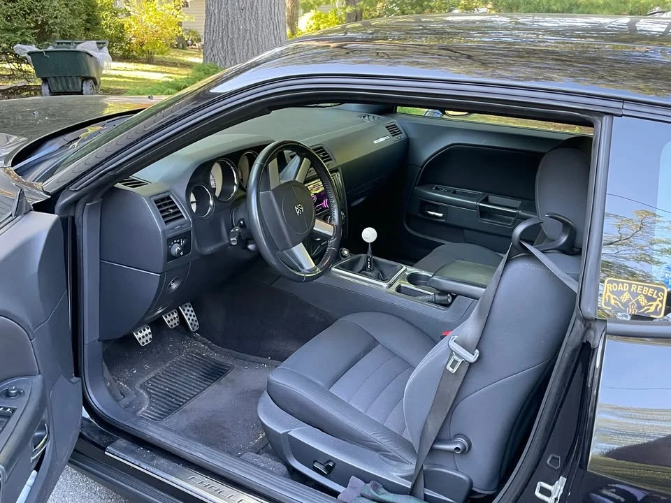 2010 Dodge Challenger 3rd Gen - Image 3 of 7