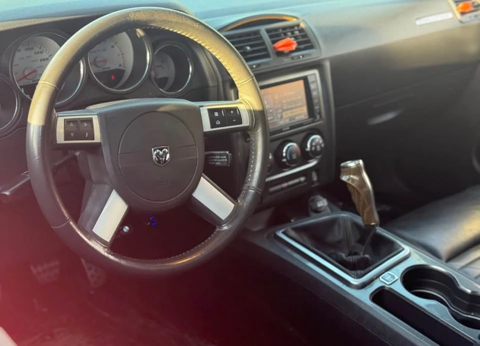 2010 Dodge Challenger 3rd Gen - Image 3 of 5