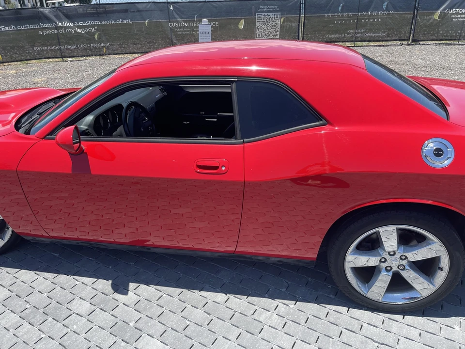 2010 Dodge Challenger 3rd Gen - Image 25 of 31