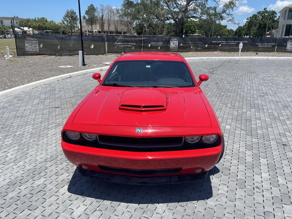 2010 Dodge Challenger 3rd Gen - Image 17 of 31