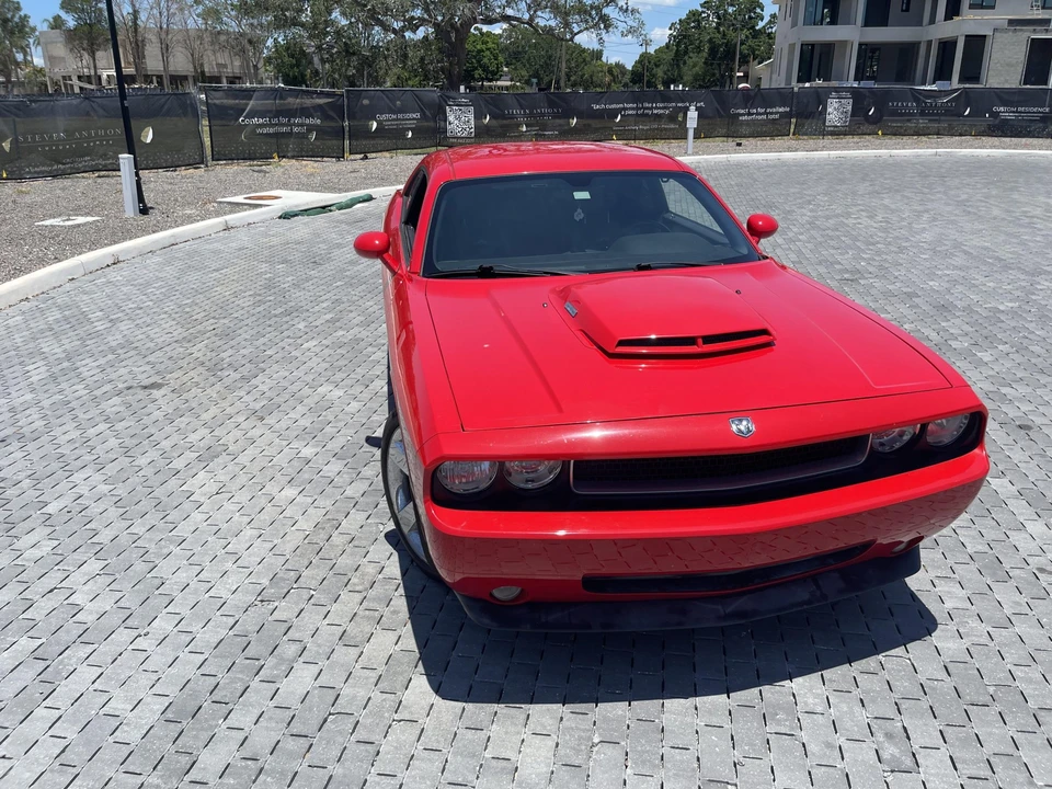 2010 Dodge Challenger 3rd Gen - Image 16 of 31