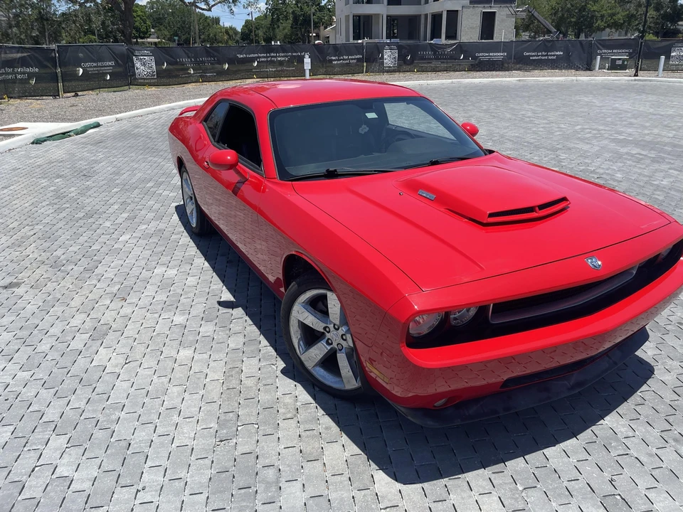 2010 Dodge Challenger 3rd Gen - Image 15 of 31