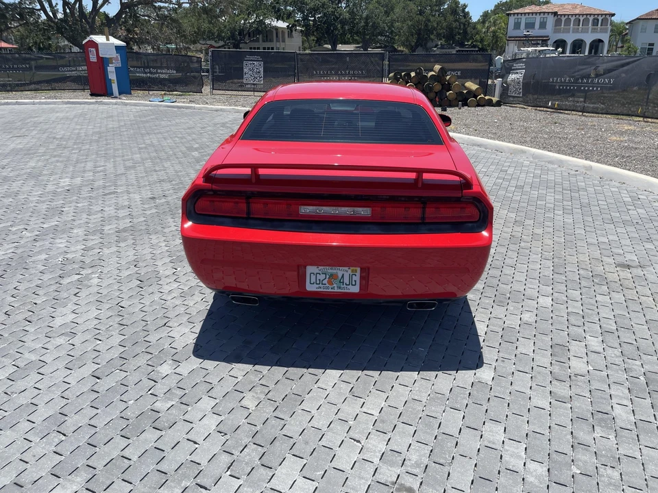 2010 Dodge Challenger 3rd Gen - Image 13 of 31