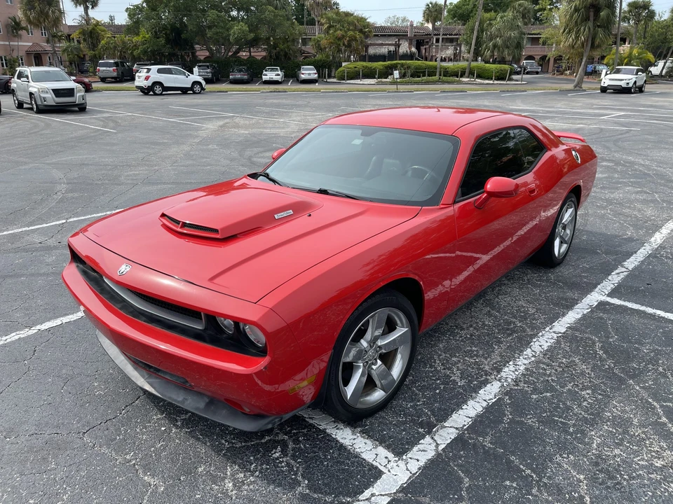 2010 Dodge Challenger 3rd Gen - Image 2 of 31