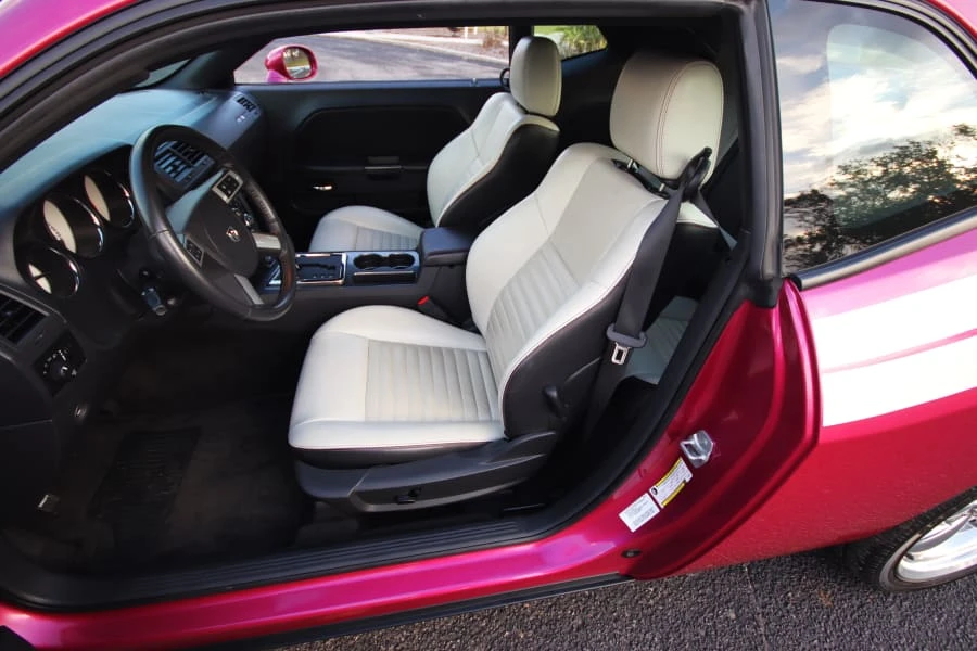 2010 Dodge Challenger 3rd Gen - Image 17 of 25