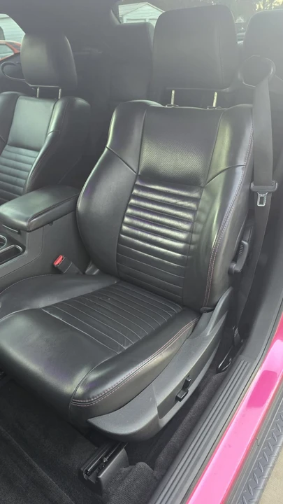 2010 Dodge Challenger 3rd Gen - Image 6 of 11