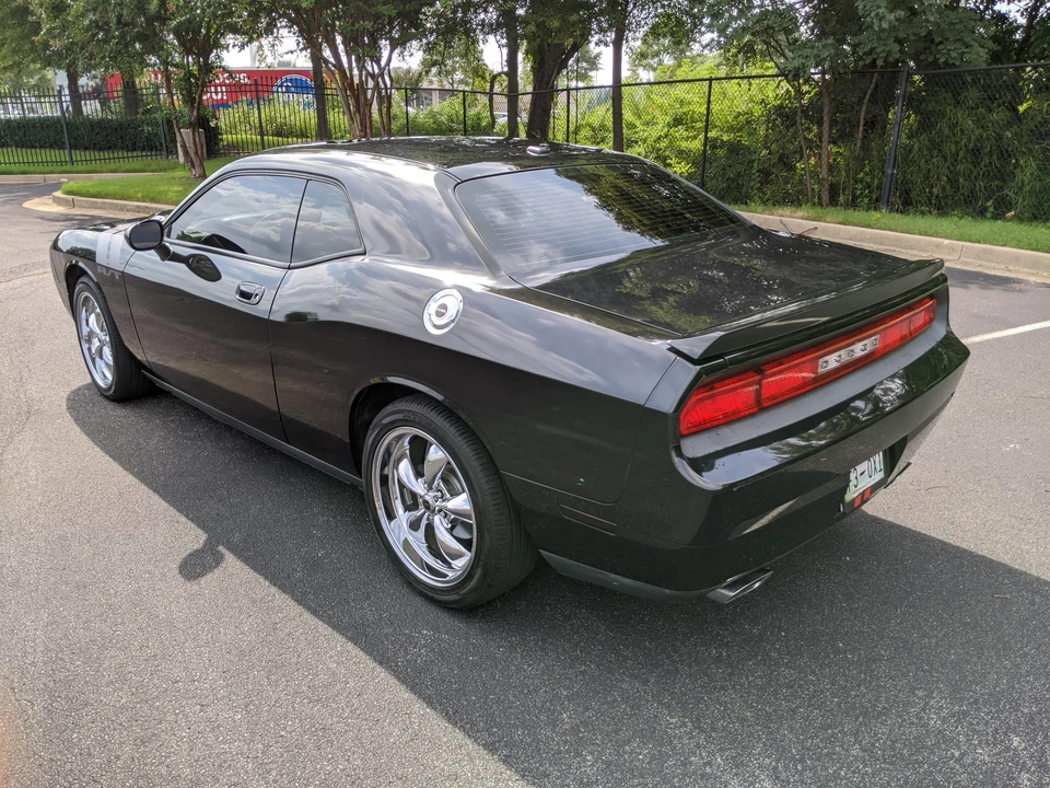 2010 Dodge Challenger 3rd Gen - Image 10 of 14