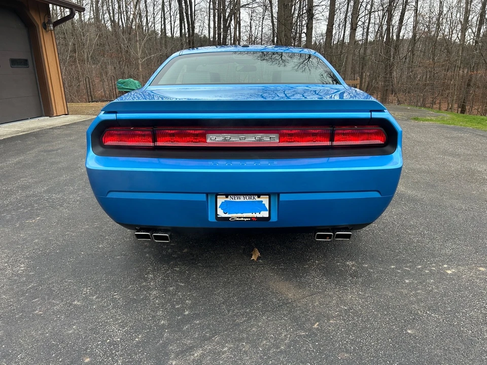 2010 Dodge Challenger 3rd Gen - Image 8 of 21