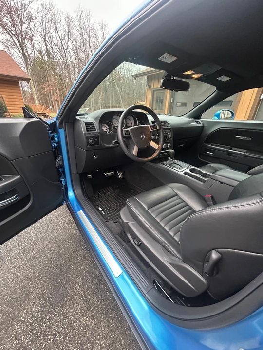 2010 Dodge Challenger 3rd Gen - Image 13 of 21