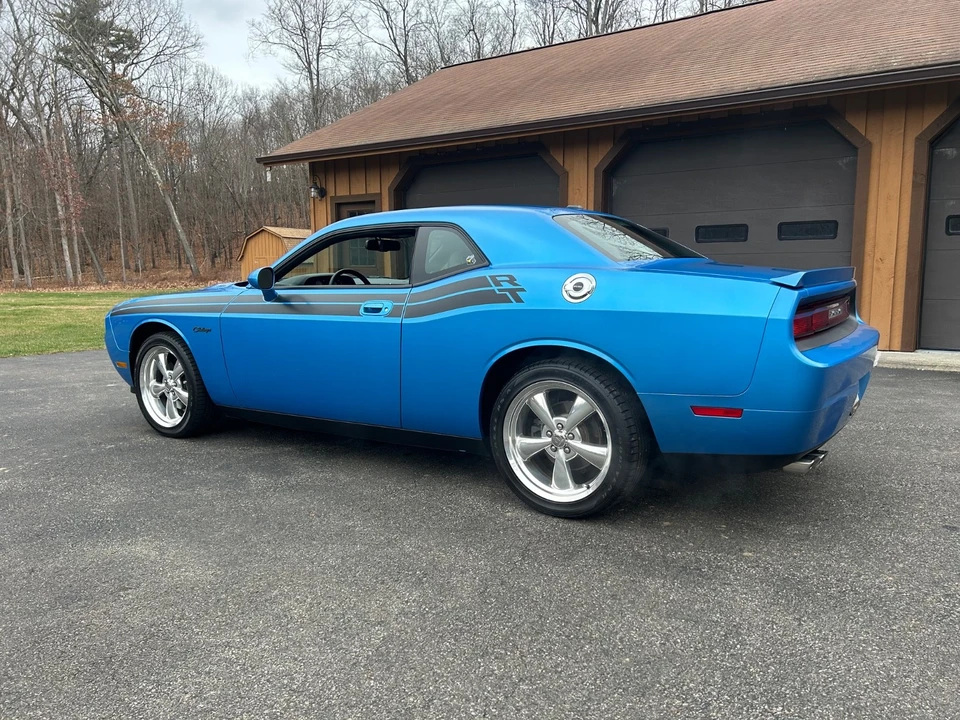 2010 Dodge Challenger 3rd Gen - Image 3 of 21