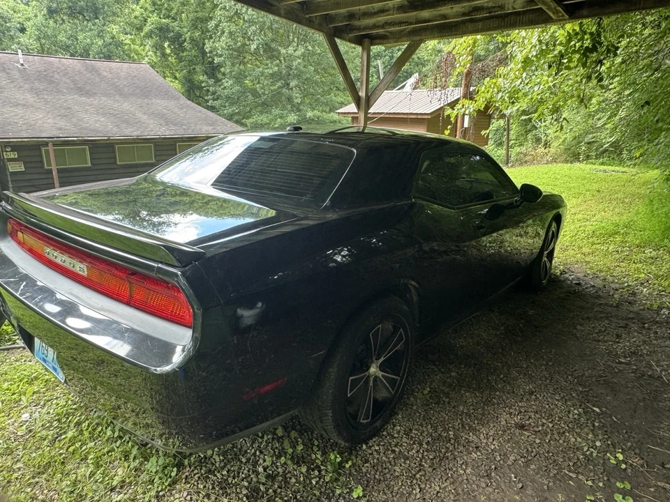 2010 Dodge Challenger 3rd Gen - Image 4 of 16
