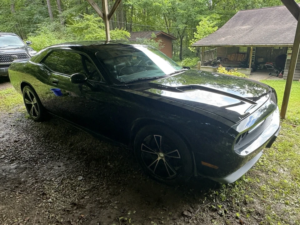 2010 Dodge Challenger 3rd Gen - Image 6 of 16