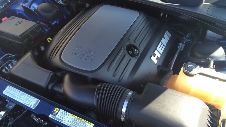 2010 Dodge Challenger 3rd Gen - Image 8 of 12