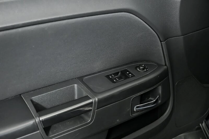 2010 Dodge Challenger 3rd Gen - Image 13 of 27
