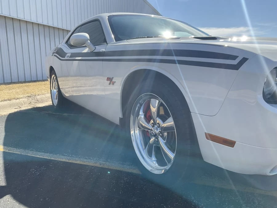 2010 Dodge Challenger 3rd Gen - Image 9 of 22