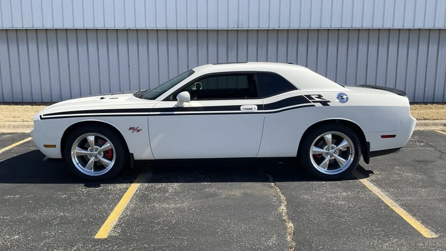 2010 Dodge Challenger 3rd Gen - Image 2 of 22