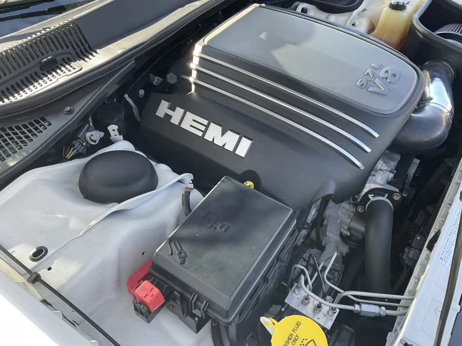 2010 Dodge Challenger 3rd Gen - Image 19 of 22
