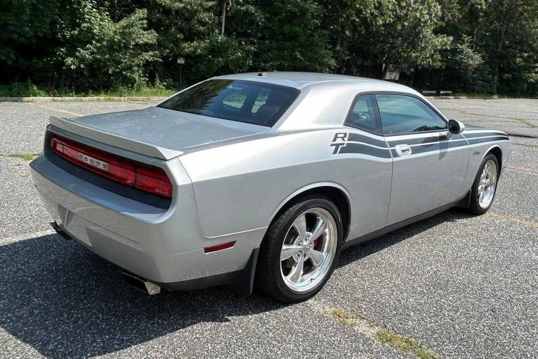 2010 Dodge Challenger 3rd Gen - Image 4 of 31